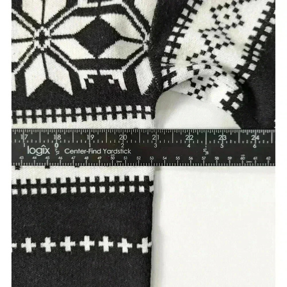 Nicole Miller Black And White Turtleneck Sweater Size M. - Picture 5 of 8